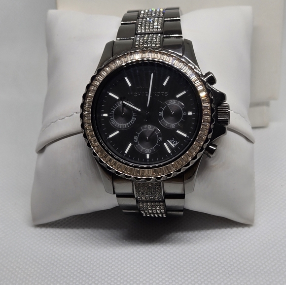 Michael Kors Everest Chronograph Watch - Picture 4 of 15